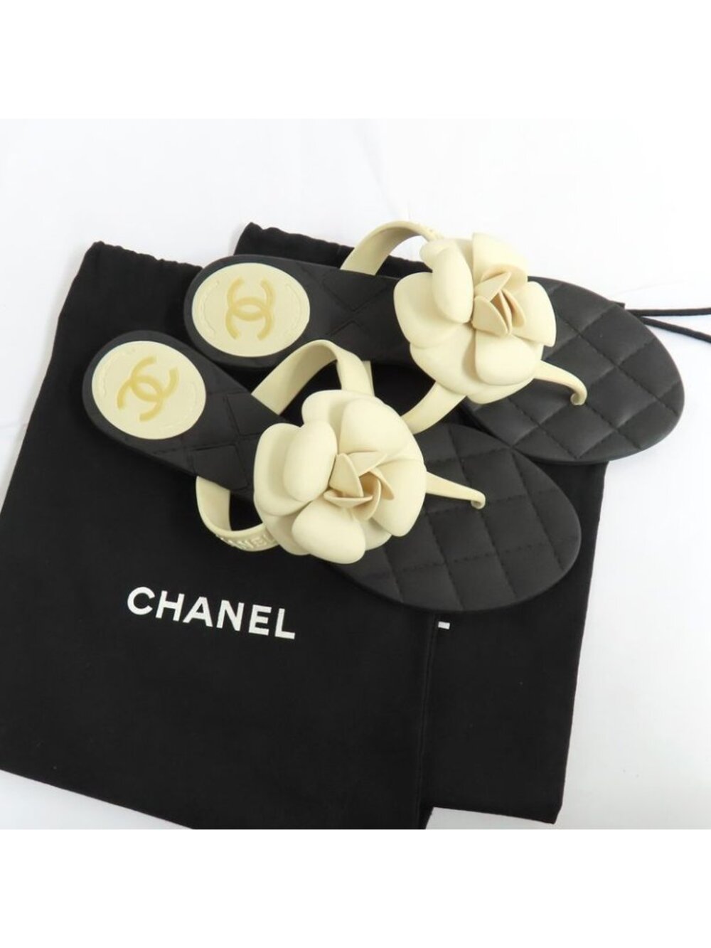 Chanel Camellia Beach Sandals Flat Heel 35 Black White Rubber Thong - Picture 11 of 11